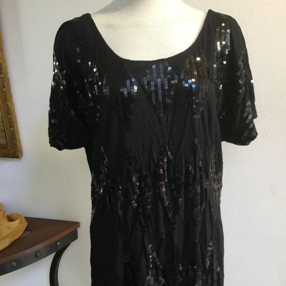 2BEBE Women's Tpo Tank Sequins Front Dolman Sleeve Casual Lightweight Blk M - Picture 4 of 6